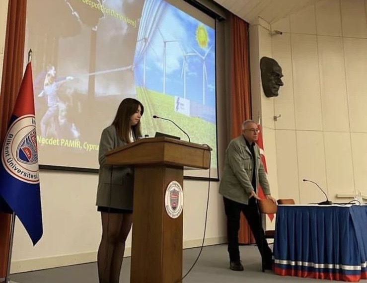 sidaraslanoglu's tweet photo. Bilkent IRS olarak 24 Kasım'da Sn. Necdet Pamir'i, (@NecdetPamir) "Energy, Energy Transition and Turkey" konulu seminerimizde ağırladık. Sn. Pamir,  kritik ham maddelerden, Türkiye'nin dönüşümünden ve enerji ithalat-ihracat dengesinden bahsetti. https://t.co/O1PQOmUk6c