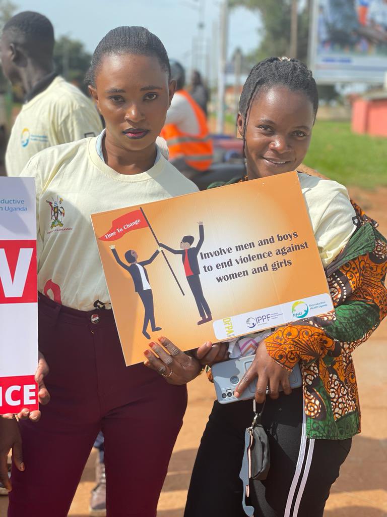 RHUganda's tweet photo. Did you know that men have a crucial role in ending violence against women and girls?

It is important to engage men and boys to challenge negative notions of masculinity, promote healthy, gender equitable relationships, facilitate effective interpersonal communication and shared decision-making, challenge and change gender power dynamics will go a long way to prevent and end violence against women and girls. 

#16DaysOfActivism