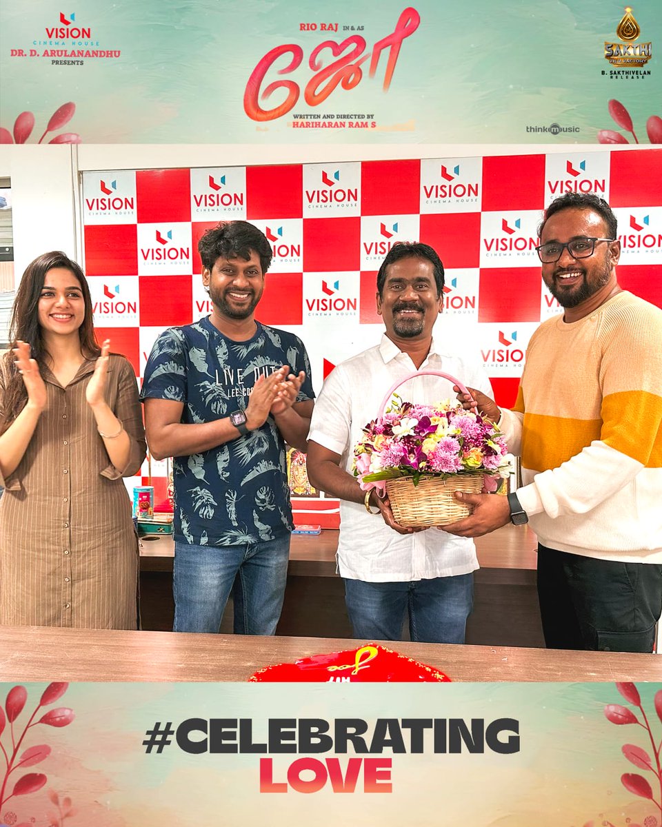 GoldwinSharon's tweet photo. #FilmDistributor & #Exhibitor @sakthivelan_b of @SakthiFilmFctry is expressing a gesture of love with the Joe Movie team. 💙
#Joe |#Joemovie |#rioraj https://t.co/bHStTsS81D