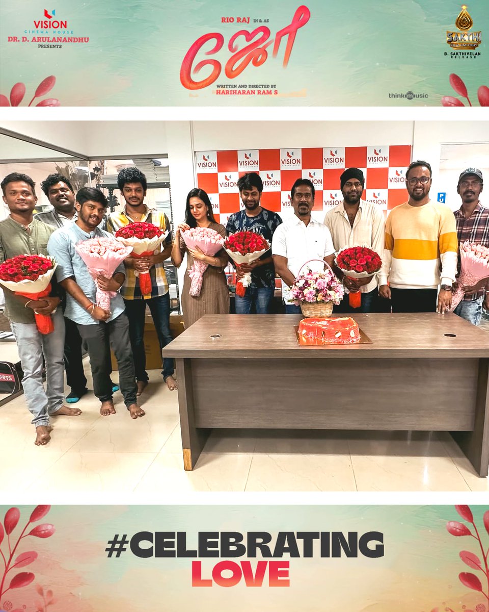 GoldwinSharon's tweet photo. #FilmDistributor & #Exhibitor @sakthivelan_b of @SakthiFilmFctry is expressing a gesture of love with the Joe Movie team. 💙
#Joe |#Joemovie |#rioraj https://t.co/FcVXTktvvw