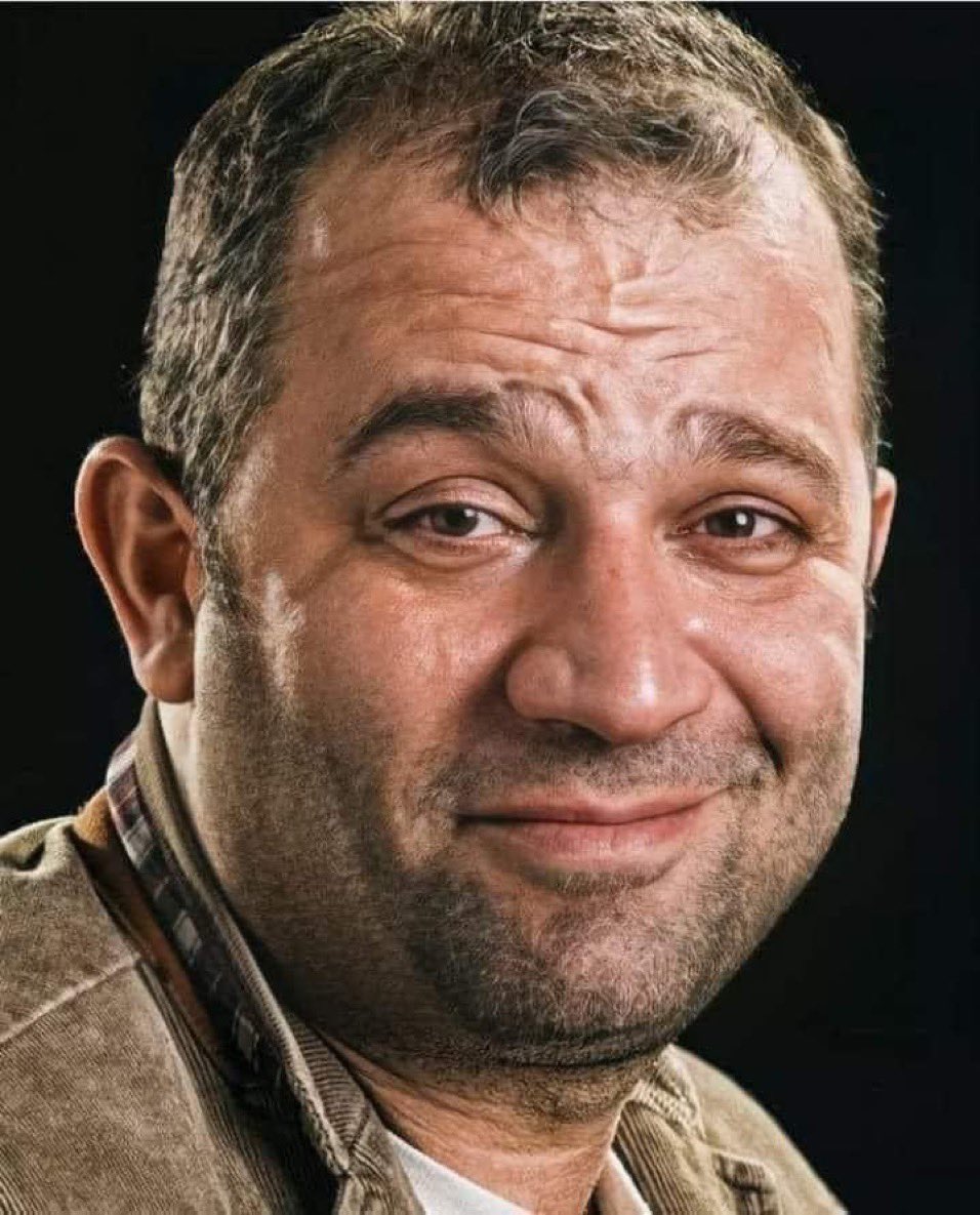 ŞEVKET ÇORUH

Marketlerde Alkol satışının yasaklanmasına ilişkin çok güzel yazı paylaşmış.

SANA NE!...

Günah da benim...
Sevap da...

Sana ne!..

Yedim mi yetim hakkı!..
Yaptım mı şerefsizlik!..
Çaldım mı?..
Çırptım mı?...
Etttim mi, kula kulluk?..

Sana ne!..

Benimle birlikte