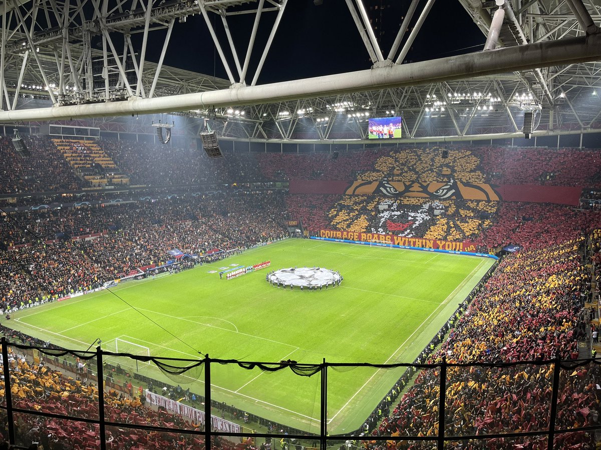 omski99's tweet photo. That were some trip’ what an experience 🔥not’sa sure about being in ‘Hell’ but they certainly make ya visit to RAMS as nasty as they can 😆 just fell short on’t pitch again but we ain’t done yet 💪 oooh United We Love You ❤️🇾🇪 #mufc https://t.co/vG5cffFyWJ