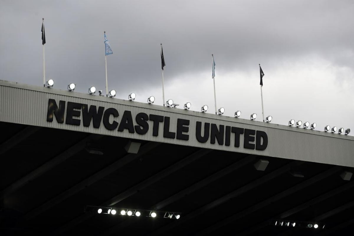 DeadlineDayLive's tweet photo. 🚨 Newcastle United have been to court to stop HM Revenue and Customs using material seized during a raid of the club as part of an investigation into an alleged multi-million-pound tax scandal there.

(Source: @TeleFootball) https://t.co/RJZ0B9Y4Lp