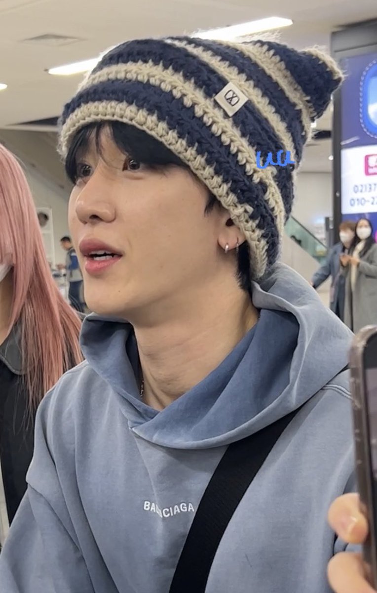 myboyisU's tweet photo. 231130 김포 입국

아진짜옆태어카지….
고양이 옆태 미쳣다

#팀24시 #김병주 #병주 #BYUNGJOO #BJOO https://t.co/HBJdprUaZ6