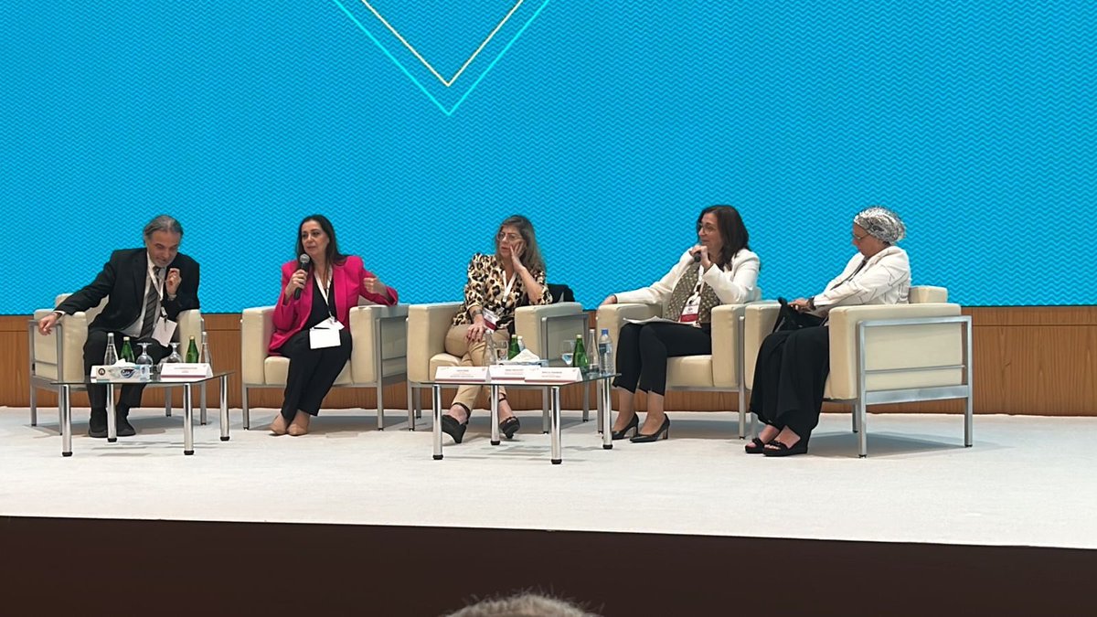 AUF_MoyenO's tweet photo. #En_Direct #C2R_QU_2023 🇶🇦 @QatarUniversity
Bilan des 4 commissions thématiques de la #CONFREMO par les responsables des commissions https://t.co/6s8VgQRdG9