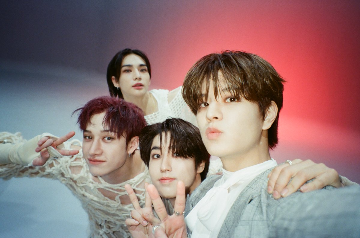M2MPD's tweet photo. 필름카메라로 기록한 11월의 추억📸 12월에도 쭈욱 엠투와 함께해요❣ #11월의엠투 #M2film #BE_ORIGINAL #StrayKids #스트레이키즈 @Stray_Kids https://t.co/M1c0NMeKLf
