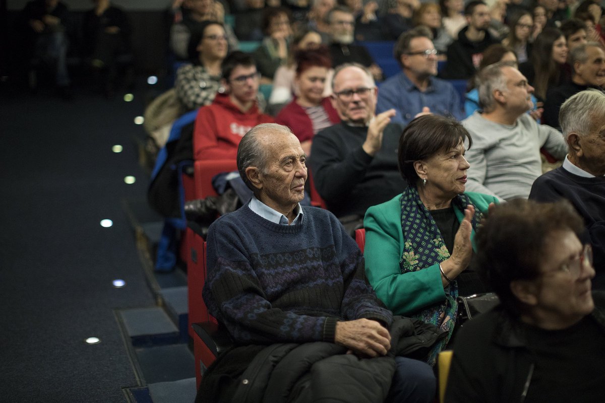 Prvi dan 48. Festivala  započeo je obraćanjem direktora Festivala Borislava Balaća , koji nas je podsetio na prve dane i same početke Festivala.