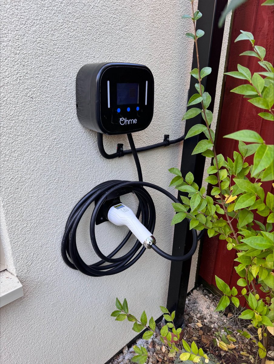 blandfordsllp's tweet photo. Just wrapped up an installation of the @Ohme_EV charger! 🔧⚡️ Thrilled to empower another eco-conscious driver with seamless home charging. Let's accelerate the shift to sustainable transportation, one EV charger at a time! #EVInstallation #OhmeCharger #CleanEnergy https://t.co/YJ7b5SWcc8