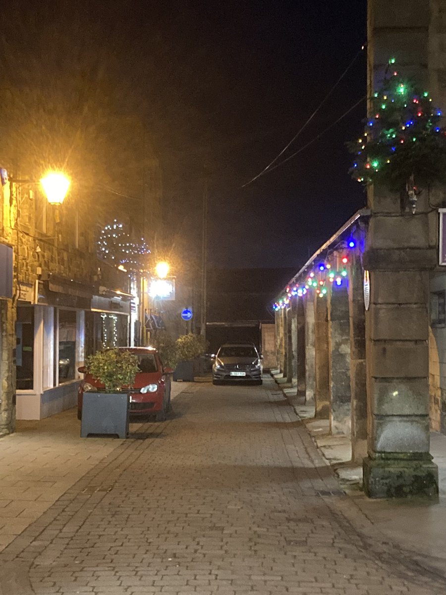 WetherbyChamber's tweet photo. The night before the Xmas lights switch on event..🤫..the day has finally arrived 🙌🙌🎄🎄🚦🚦 https://t.co/4pht9txTWL