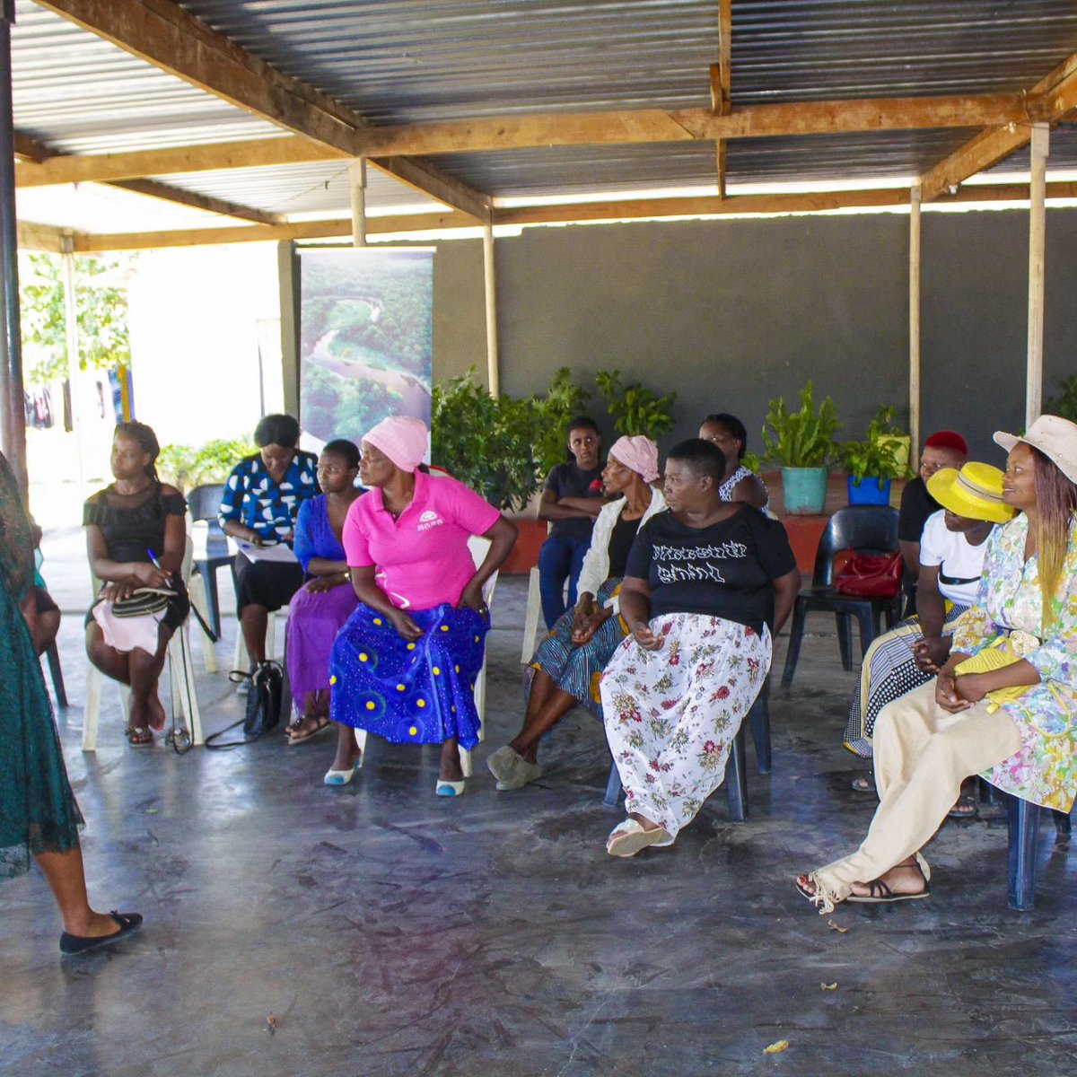 We recently organized a community dialogue in Epworth, focusing on the intersection of gender and climate action. The event was attended by 20 women from different wards, where climate justice advocates provided a comprehensive understanding of climate change and gender.