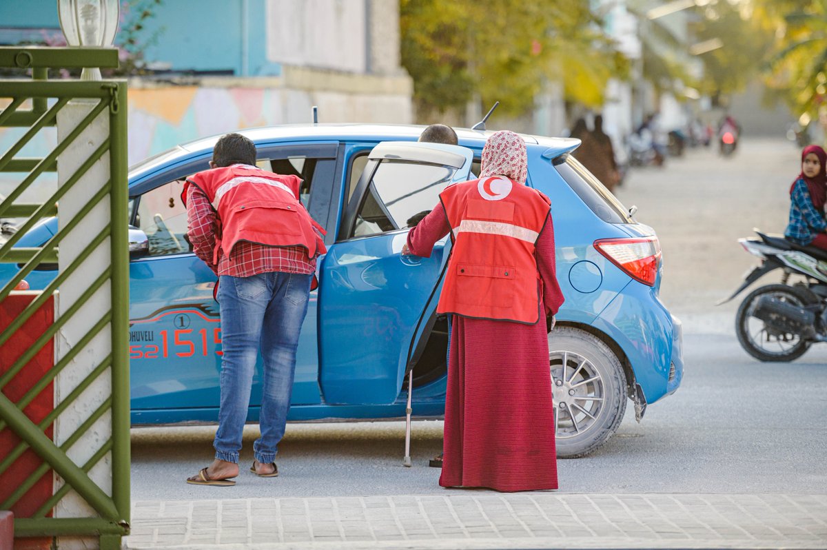 IFRCAsiaPacific's tweet photo. Maldivian Red Crescent is providing valuable services to senior citizens. 👴🧓

People from Kulhudhuffushi city, north of the country received free health testing, pension-related services, and played games and participated in engaging intergenerational dialogue with volunteers. https://t.co/ueszWB3KRp
