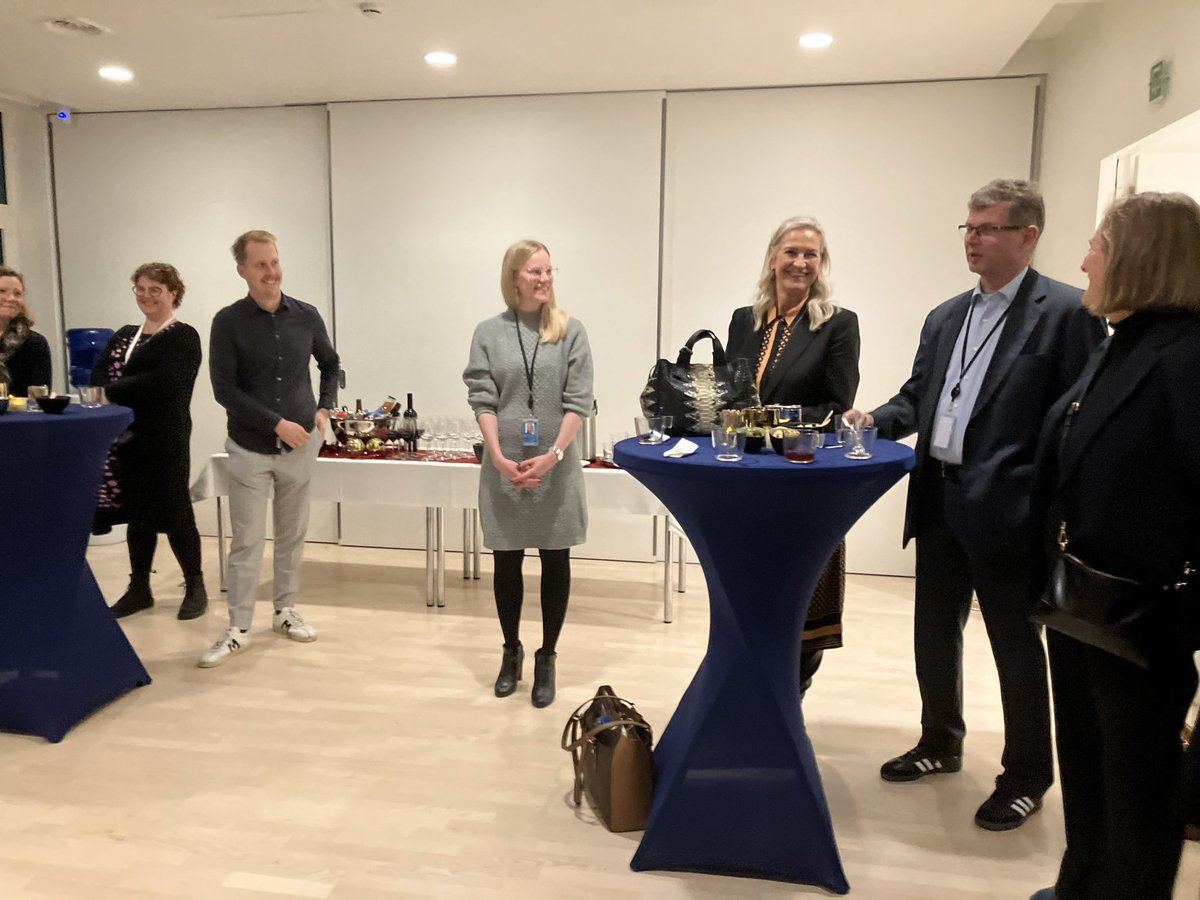 Delighted to speak with 🇫🇮 <a href="/Europarl_EN/">European Parliament</a> officials over a traditional Finnish Christmas drink, 'glögi.' Fruitful discussions on 🇪🇺 agenda ahead of #EUElections. Thank you for taking part!