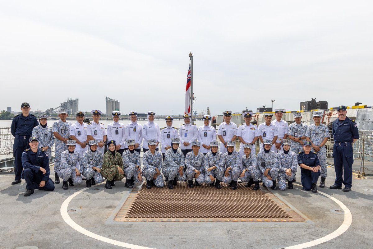 Our inaugural visit to Malaysia. A busy 48hrs alongside Port Klang, working with our colleagues at @UKinMalaysia, saw us host senior dignitaries at a Reception and Capability Demonstration (RCD) followed by ship tours for @tldm_rasmi personnel 🇬🇧⚓️🇲🇾 #StrongerTogether #Global