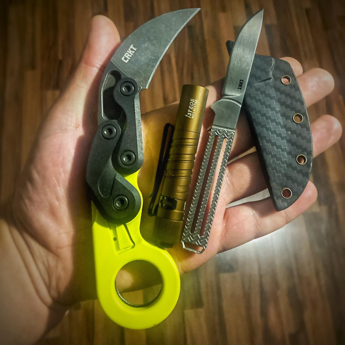 Tak teda, pripájam sa ku <a href="/MichalBubernik/">Michal Bubernik</a> 

CRKT Provoke, Olight I3T EOS a CRKT Testy

#crkt #knife #thursday #EDC #knifesmetke <a href="/everydaycarry/">Everyday Carry</a>