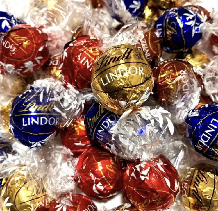 jppaipai's tweet photo. ／️／
リンツ🍫Lindt🍫🍫チョコレート
16種20個入 セット詰め合わせが50名様に当たる❣️　🍫🍫🍫
＼＼

毎日プレゼントキャンペーン開催中～！　🍩🍪🥛🎁🥳

🍍応募方法
①@jppaipai をフォロー
②この投稿をリポスト🎄
🎉〆切12/31

#懸賞　#クリスマスフレーバー
手提げ袋付き https://t.co/mrufZKBMuZ