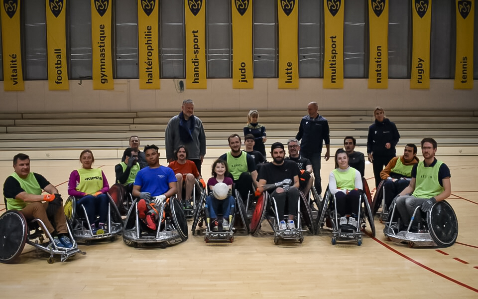 Asm_Omnisports's tweet photo. 💛💙ASM #Handisport & #Sport #Adapté: le temps d’une soirée, les salariés de CGI, partenaire de notre club, ont pu appréhender le handicap à travers différents ateliers mis en place par les bénévoles de la section 👉 https://t.co/rUW3AypLlc https://t.co/38XxkFNhsG