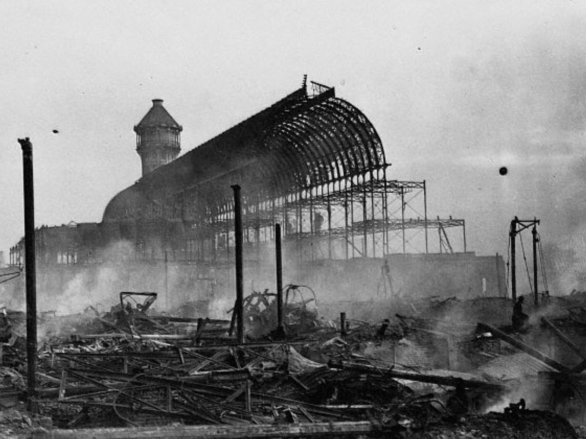 On this day in 1936!  The Crystal Palace on Fire! 

Today the Subway  - built to connect the Palace to the High Level Station - is our main reminder of the splendour of the Palace

Subway info 👉 bit.ly/cpsubway

@DBRlimited <a href="/TFPArchitects/">Thomas Ford & Ptnrs</a> <a href="/LBofBromley/">Bromley Council</a> <a href="/HistoricEngland/">Historic England</a>