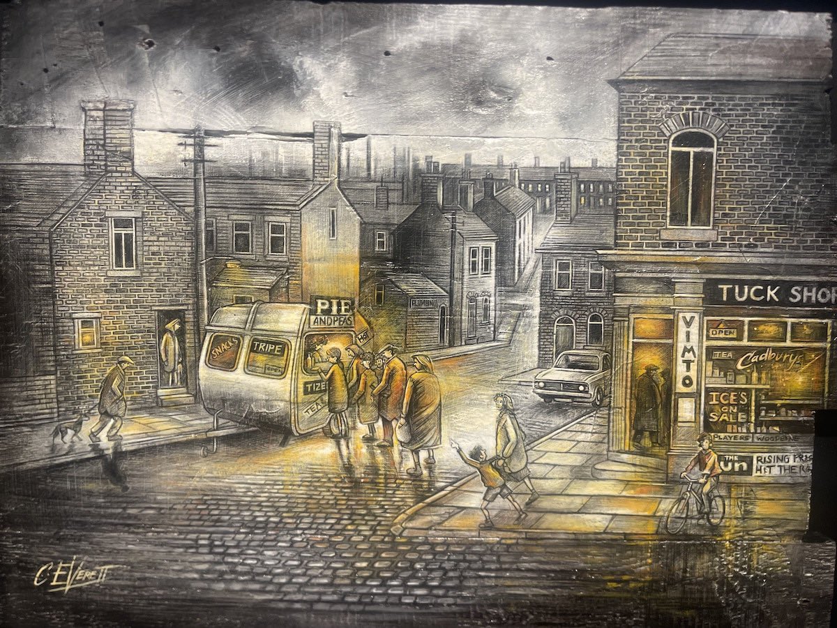 The latest limited edition print by ‘Pie Man’ by Craig Everett is in stock now. We also have the original painting of Pie Man produced on pallet wood, amazing 😍

#pieman #craigeverett #hepplestonefineart #lancashire #cheshire #yorkshire #heskinhallshoppingvillage #hepplestone