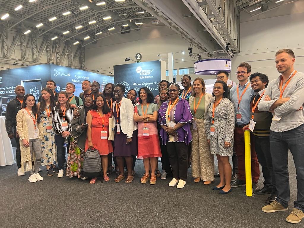 FaithOsier's tweet photo. Francophone scientists from ⁦@institutpasteur⁩ gathered ⁦@iuis_online⁩ #IUIS2023 connecting with IUIS President ⁦@MiriamMerad⁩ to strengthen Immunology Without Borders 💪🏾💪🏾💪🏾 ⁦@FAISAfrica⁩ ⁦@SAImmunology⁩ https://t.co/w0xscnhgK8