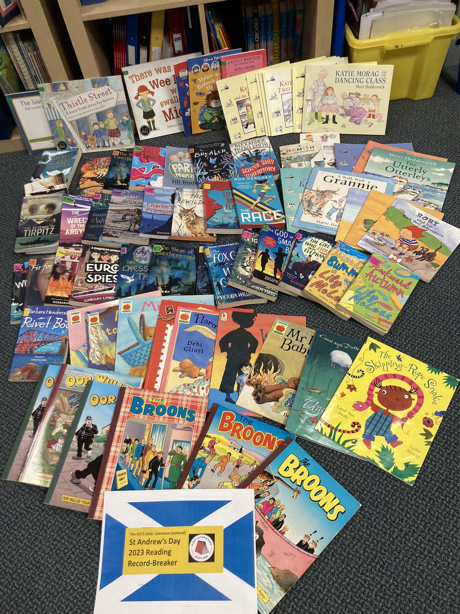 Ready to take part in the KILTS St Andrew’s Day Reading Record this morning  📚 📖 🏴󠁧󠁢󠁳󠁣󠁴󠁿 @cranachanbooks @strangelymagic @LiteracyPKC1 @ljlittleson @DundeeAuthor @scattyscribbler #KidLitScot