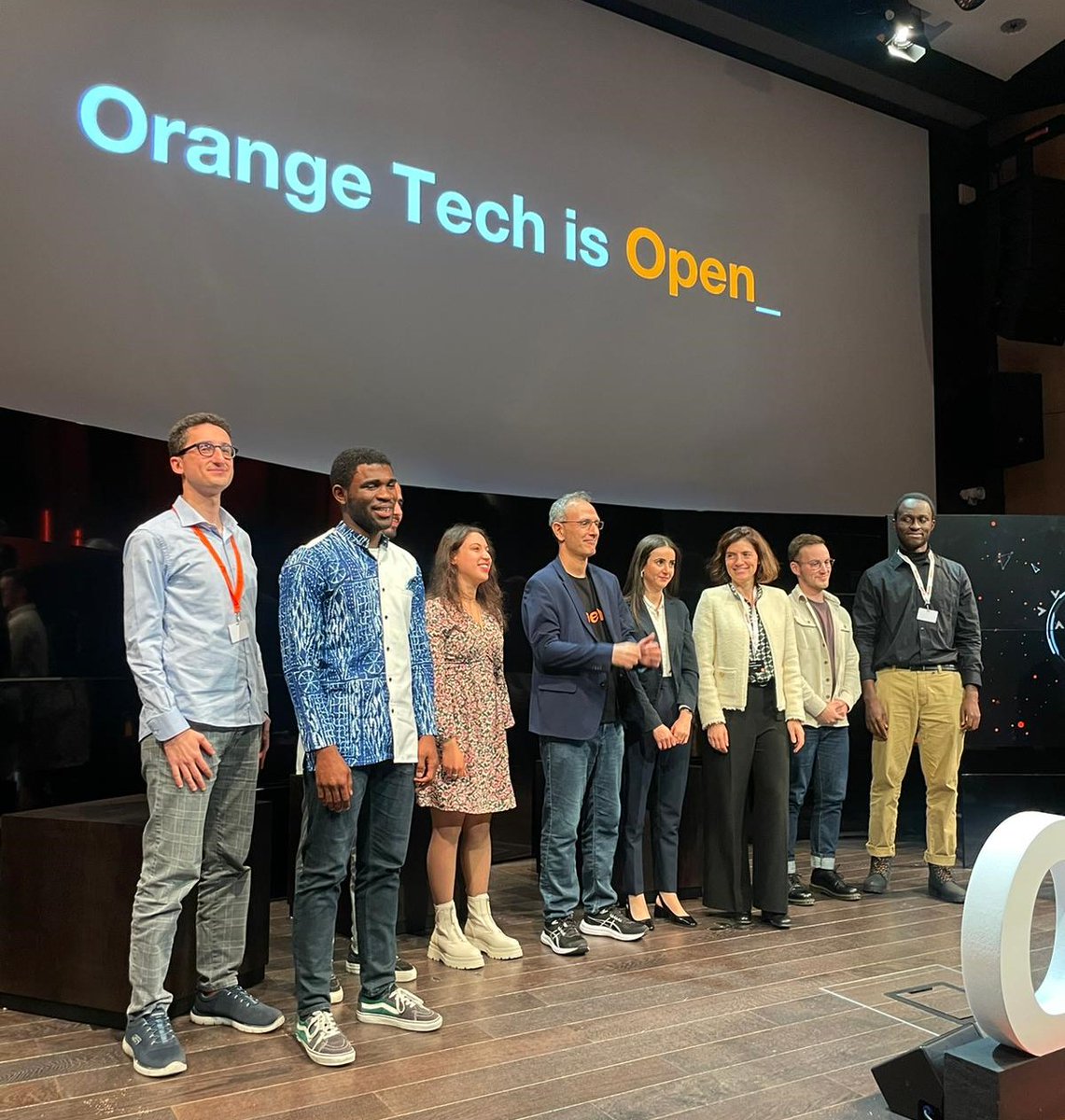 Cheydema's tweet photo. Heureuse d'avoir récompensé hier les talents de la recherche avec le prix "Ma thèse en 3 min".
Dans une période cruciale pour notre industrie, stimuler la recherche est essentiel.🙏
Félicitations aux équipes @Orange #Innovation qui font de ces #OpenTechDays une belle réussite ! https://t.co/t2DvOlEb9X