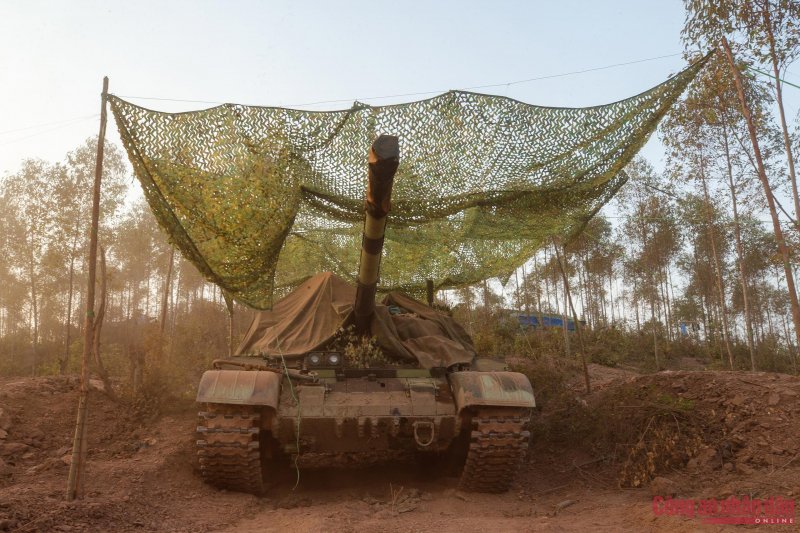 ChiNhan00488949's tweet photo. Xe tăng T-54B cải tiến thuộc Lữ đoàn 409, Quân khu 1 - đẹp quá trời. #t54b #Vietnam https://t.co/XwePZPRlJR