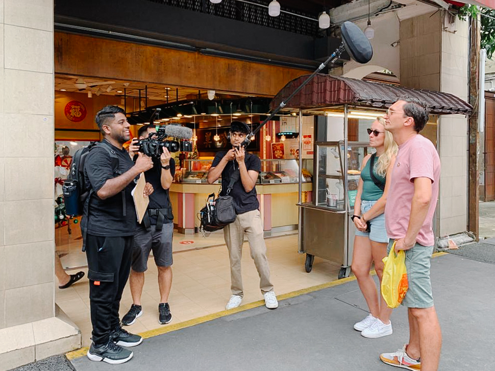 signalflarepro's tweet image. Our team hit the streets of Kuala Lumpur for some incredible vox pops for the Alpha Film Series 2.0! Swipe left to see the magic happening behind the scenes. 🌟

#BTS #FilmmakingMagic #OnLocation #SignalFlareProductions