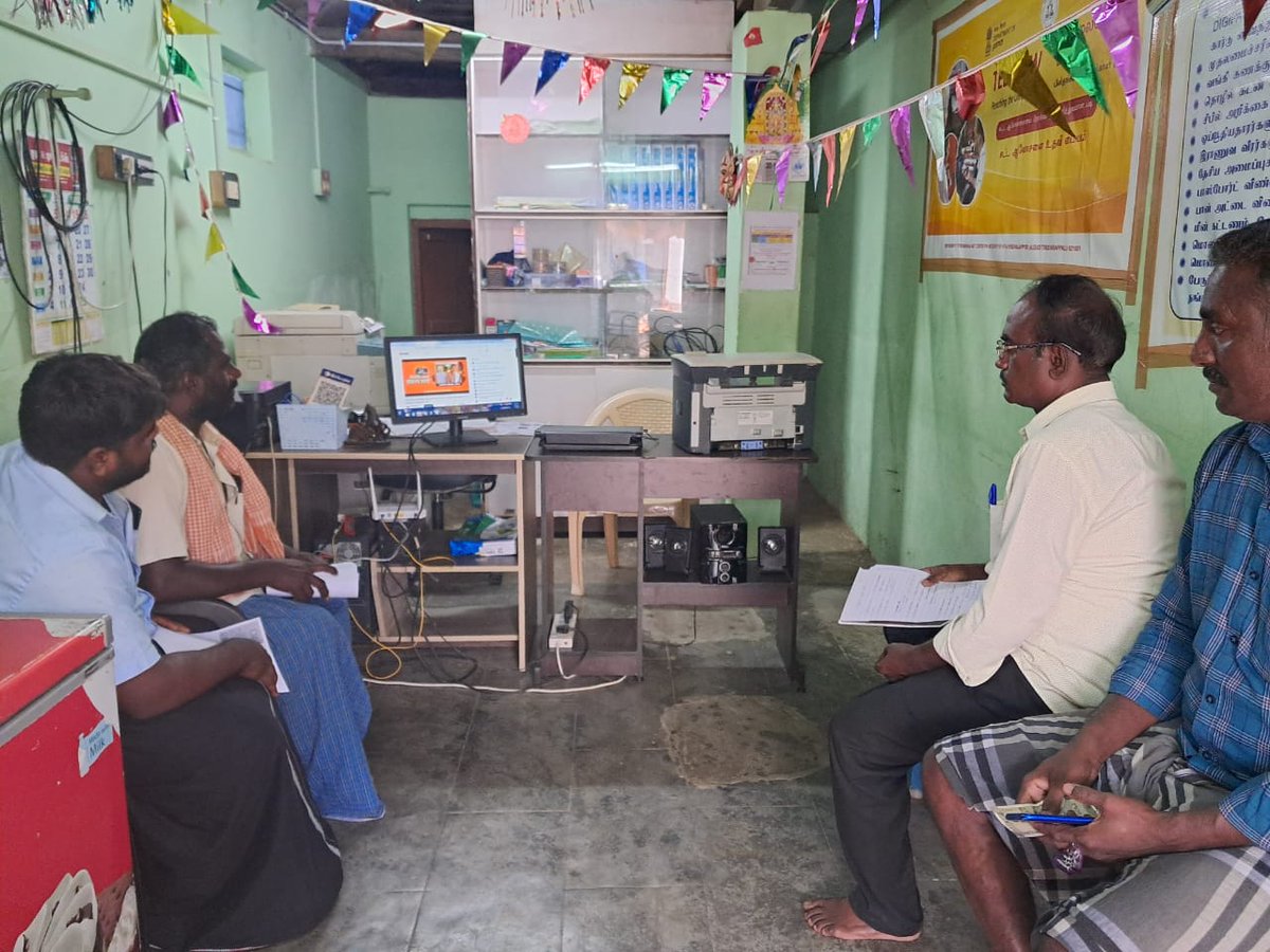 CSCTiruchirapp1's tweet image. #HamaraSankalpViksitBharat VikshitBharatSankalpYatra PM Event. Telecast by Vetrivinayaga Net Centre, Vle vasanthi Lalgudi Tiruchirapalli Dt Tamil Nadu.