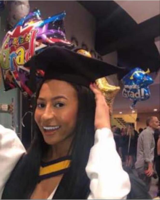 SaharaReporters's tweet photo. Nigerian Family Accuses UK Police Of Compromising Investigation Into Daughter’s Death After Alleged Blackmail By British Boyfriend | Sahara Reporters https://t.co/F5Wes86e8V https://t.co/c0ciLXh67j