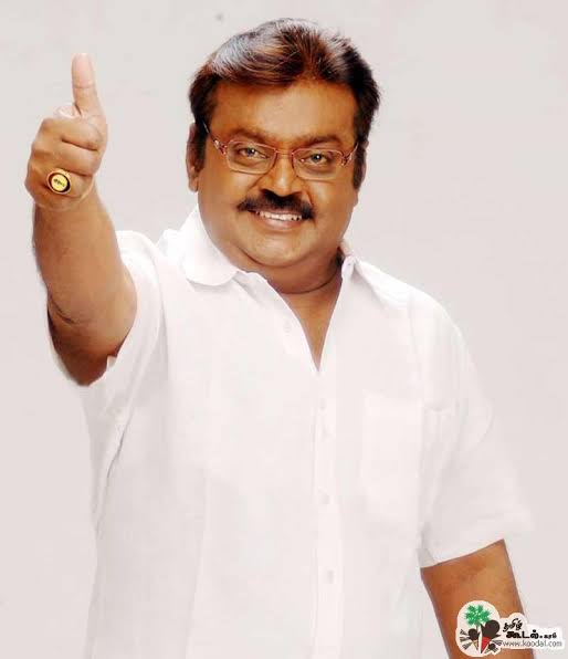 JaganSTR3's tweet photo. பல பேரின் பசியை தீர்த்தவர்
பல பேர் கஷ்டம்னு வந்தால் உதவி செய்பவர்
பல டைரக்டர் நடிகர்களை அறிமுகம் செய்தவர்
இன்று உடல் நலக்குறைவால் மருத்துவமனையில்
அனுமதிக்கப்பட்டு இருக்கிறார் தயவு செய்து இறைவனை வேண்டிக்கொள்வோம் நல்ல மனிதர் மீண்டும் திரும்பி வர வரம் கேட்போம் 
Stay God Blessed 🙏🏽💞 https://t.co/E62ShJiEcG
