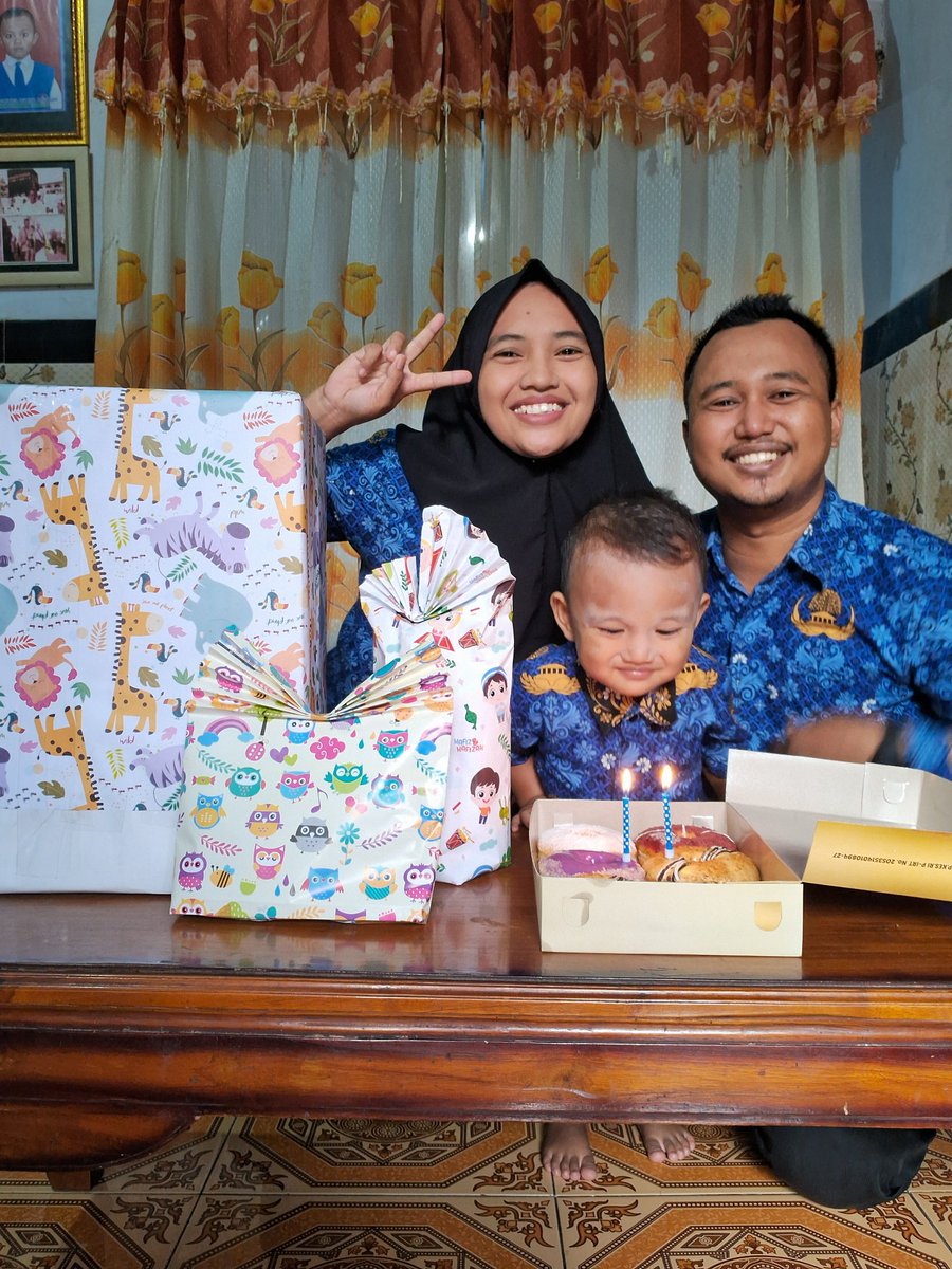 AlmYusaa's tweet photo. Semoga keberkahan semakin menyertaimu nak... #Ultah #2th #AAMasSaidAbdillah https://t.co/p6pxSEASsj