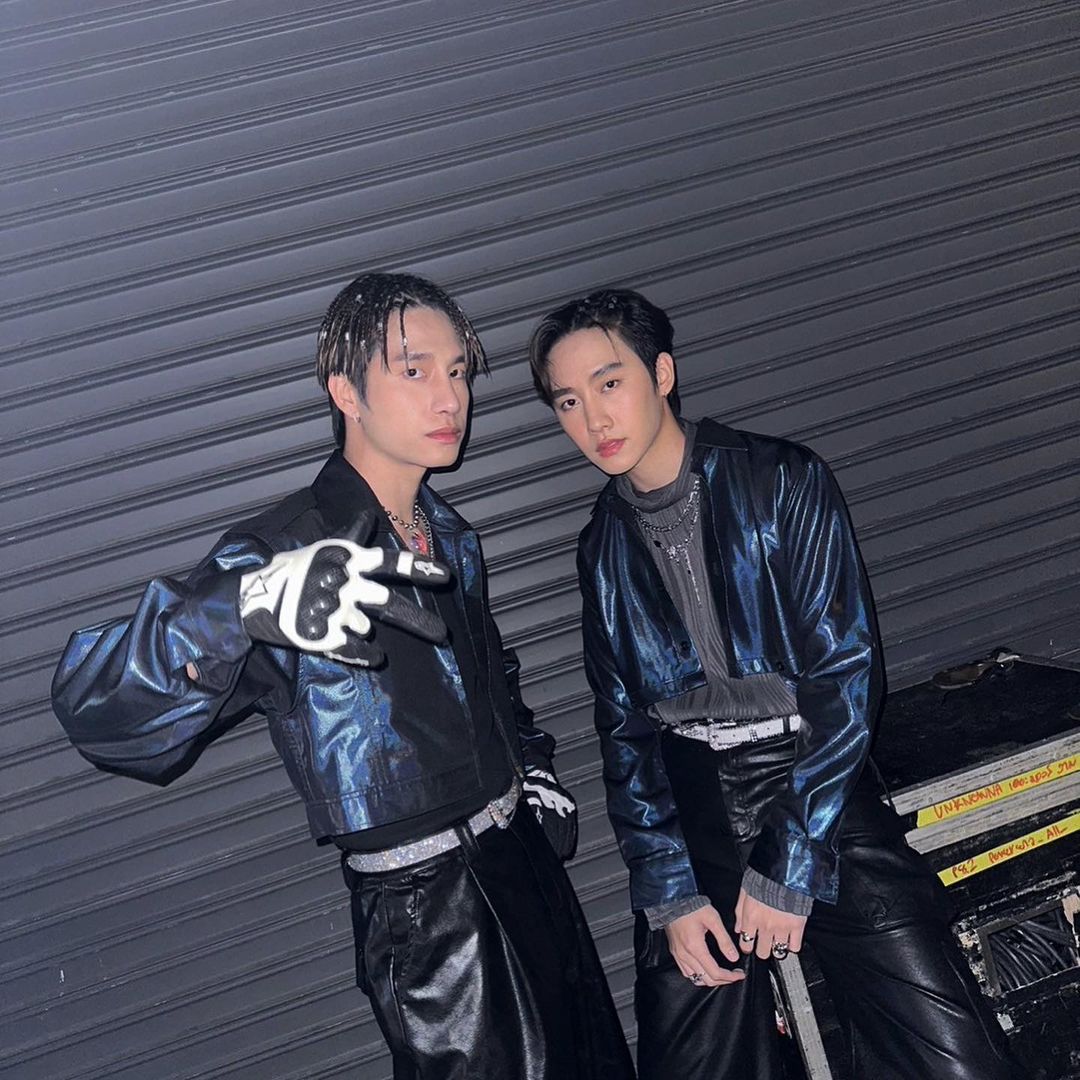 _TipsyGnome_'s tweet photo. Next stop: #JACKANDJOKER 🃏🤡
🦖 เหนือ ➡️ ท็อป ➡️ ฮ่องเต้ ➡️ ทรงโปรด ➡️...
🖤 Unknown ➡️ กันต์ ➡️ คอปเตอร์ ➡️ เมษา ➡️...
#พร้อมมาร์ค #PromMark
#prompayy #MSIWAT
#กลรักรุ่นพี่ #LoveMechanics
#เพื่อนผมมีมรดกเป็นโฮมสเตย์ครับ
#EscapeToHomestay
#HomeRoom29ตัวประกัน
#ทรงโปรดเดือนเมษา https://t.co/kVBXVqOnlK