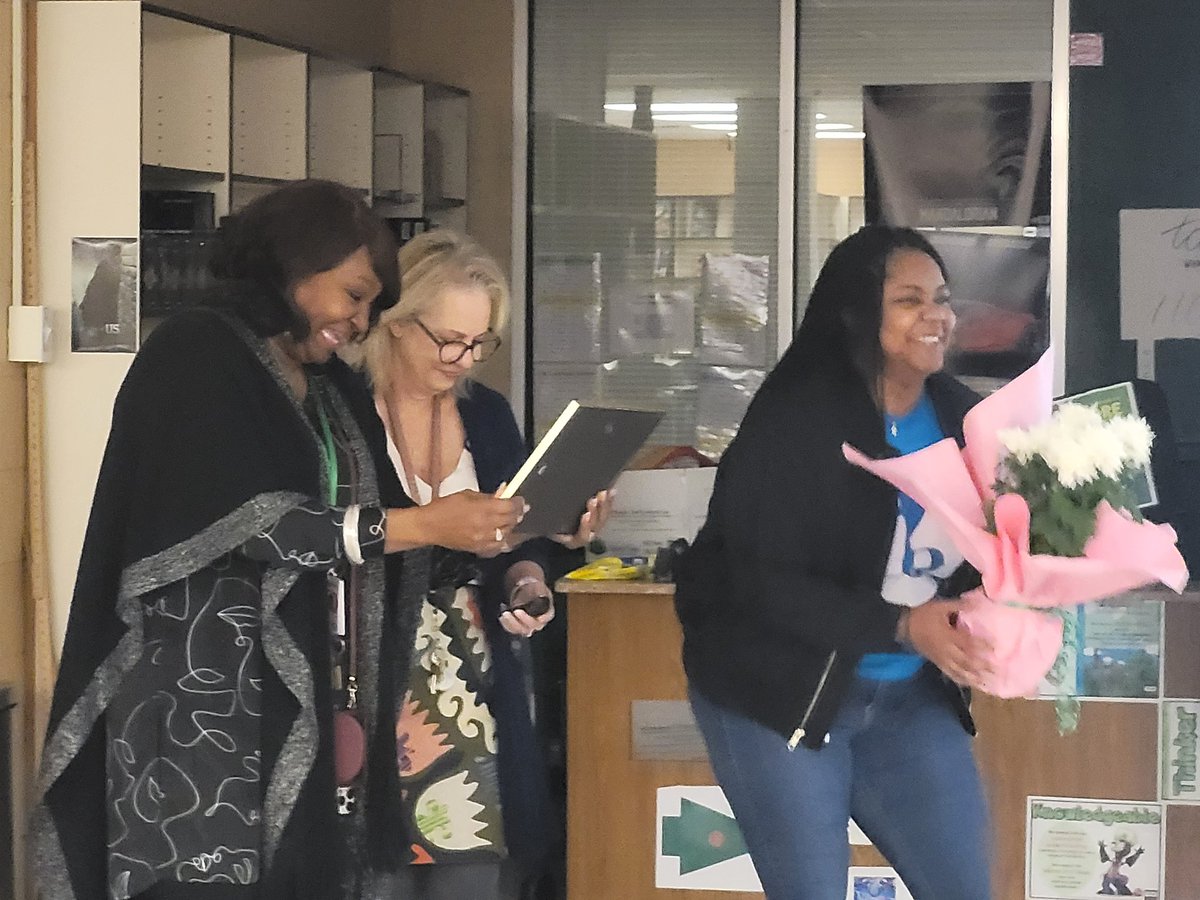 ShotwellNews's tweet image. Congratulations to @ShotwellMS_AISD campus "Teacher of the Year", Ms. Hunt!  💐 Coach Hunt,  Thank you for all you do! 💯 @DeniseWin17 @PDMoody1 #ShotwellForwardAlways   #MyAldine