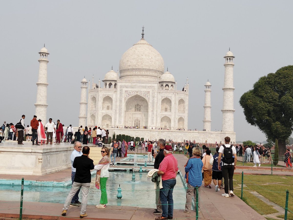 Always a pleasure to revisit the monument of love