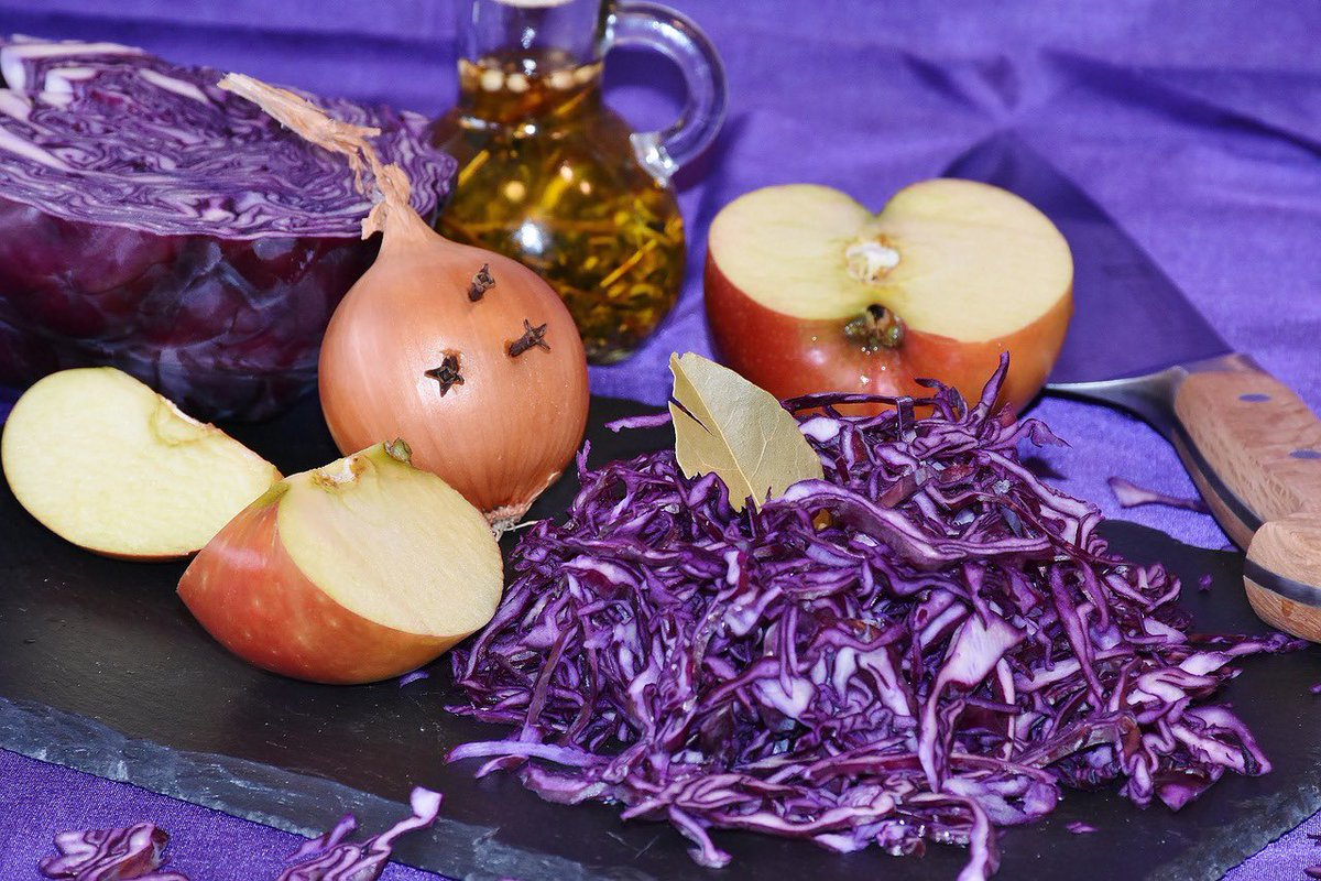 RobertsFood's tweet image. November 💜

#seasonaleating #redcabbage #chefs