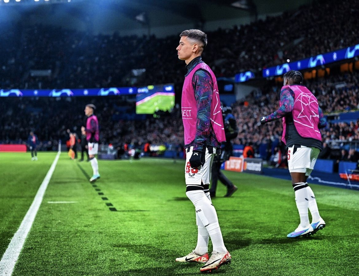 SMi_World's tweet photo. Another unreal experience for #BenParkinson and #JamesHuntley in the @ChampionsLeague for @NUFC @PSG_English @smi_world #GaryBain https://t.co/Qmh36glwar