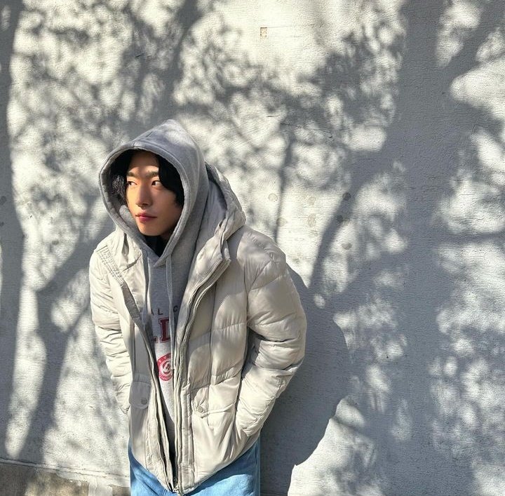 loviebiblee's tweet photo. HYOSEOP WEARING DOLDAM HOODIES 🥹🥹🥹 https://t.co/gqsP2ucJB3