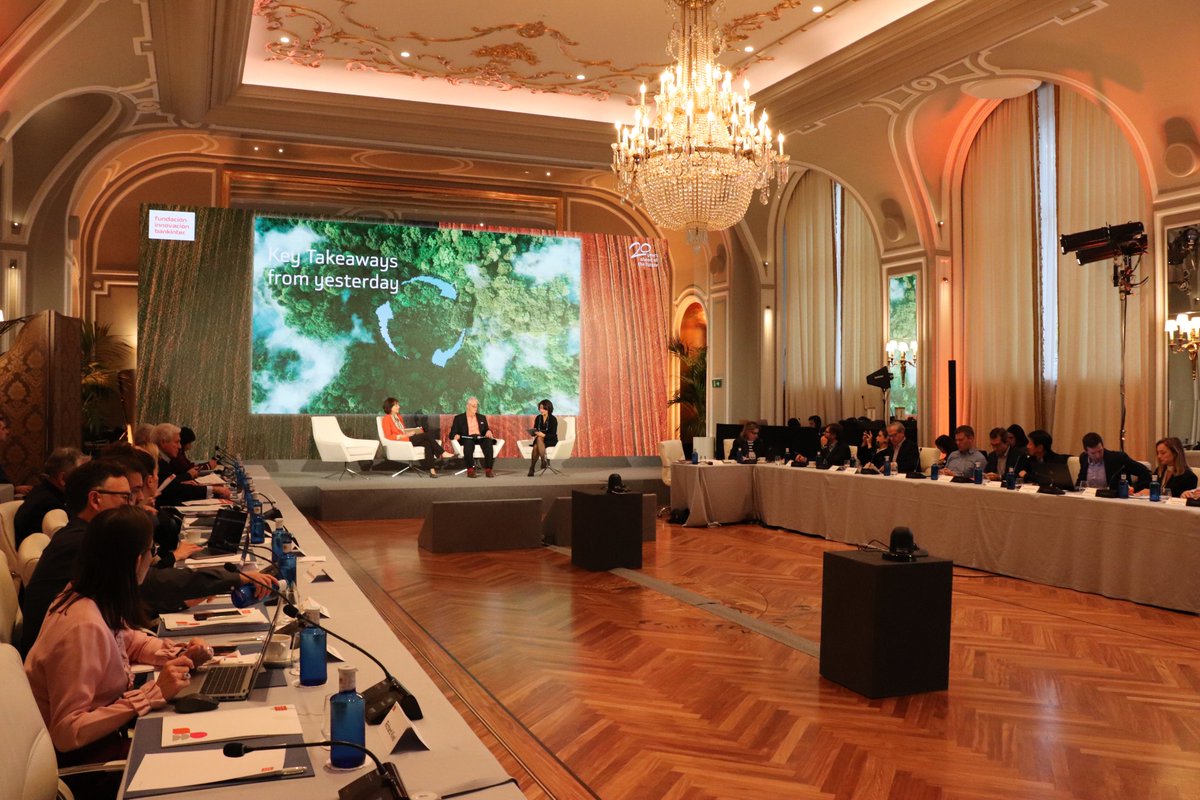 FundacionBKT's tweet image. The second day of the Future Trends Forum "#TechToTable: Agriculture breakthroughs that will define the future of food" begins.

The forum is opened by @FrancesSSellers , @beatrizromanos and @nprscottsimon, in a round table discussion on the main topics discussed yesterday.