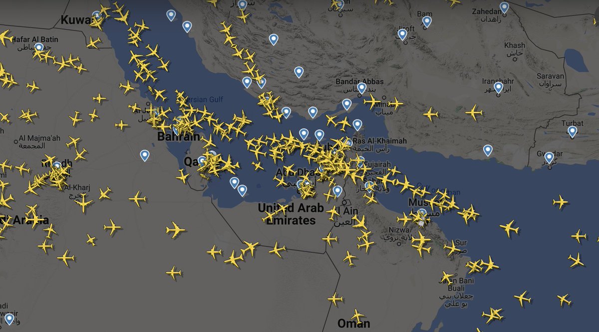 BonPote's tweet photo. Des centaines de jets privés sont attendus à la COP28 à Dubaï. Sans oublier les conférences sur les "yachts responsables".
Comment être crédible une seule seconde et demander aux citoyens de faire des efforts quand les leaders et la jet-set climatique se permettent tous les excès https://t.co/5HzVbIplrt