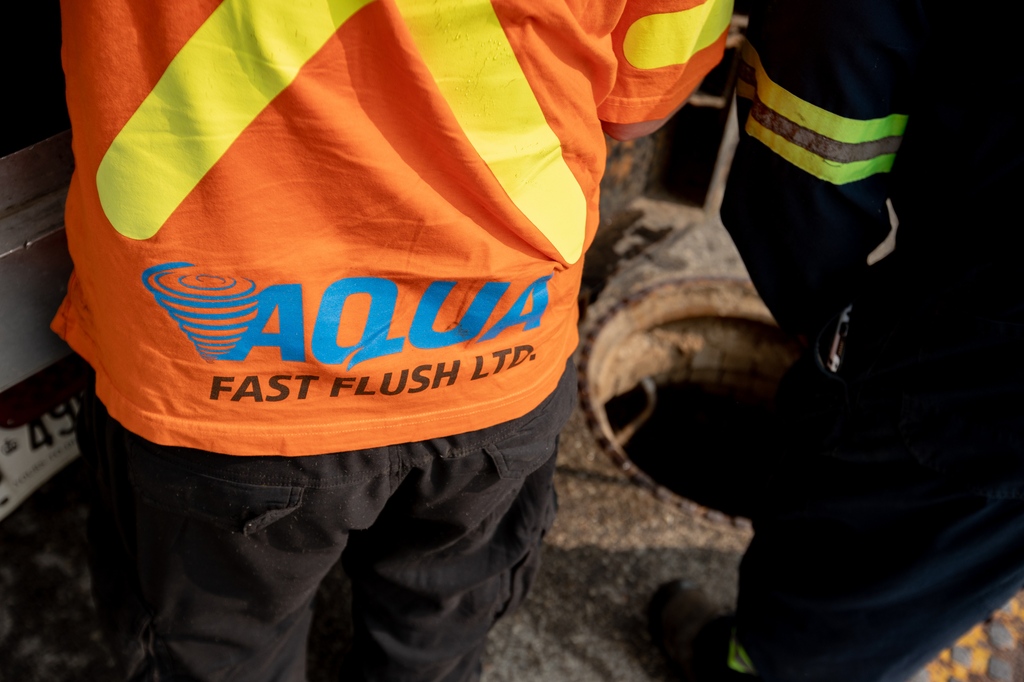 With our extensive range of augering and snaking equipment, we arrive at your location equipped with the best tools to clear blockages in pipes.

Call the pros. We're the pros. Aqua Fast Flush.