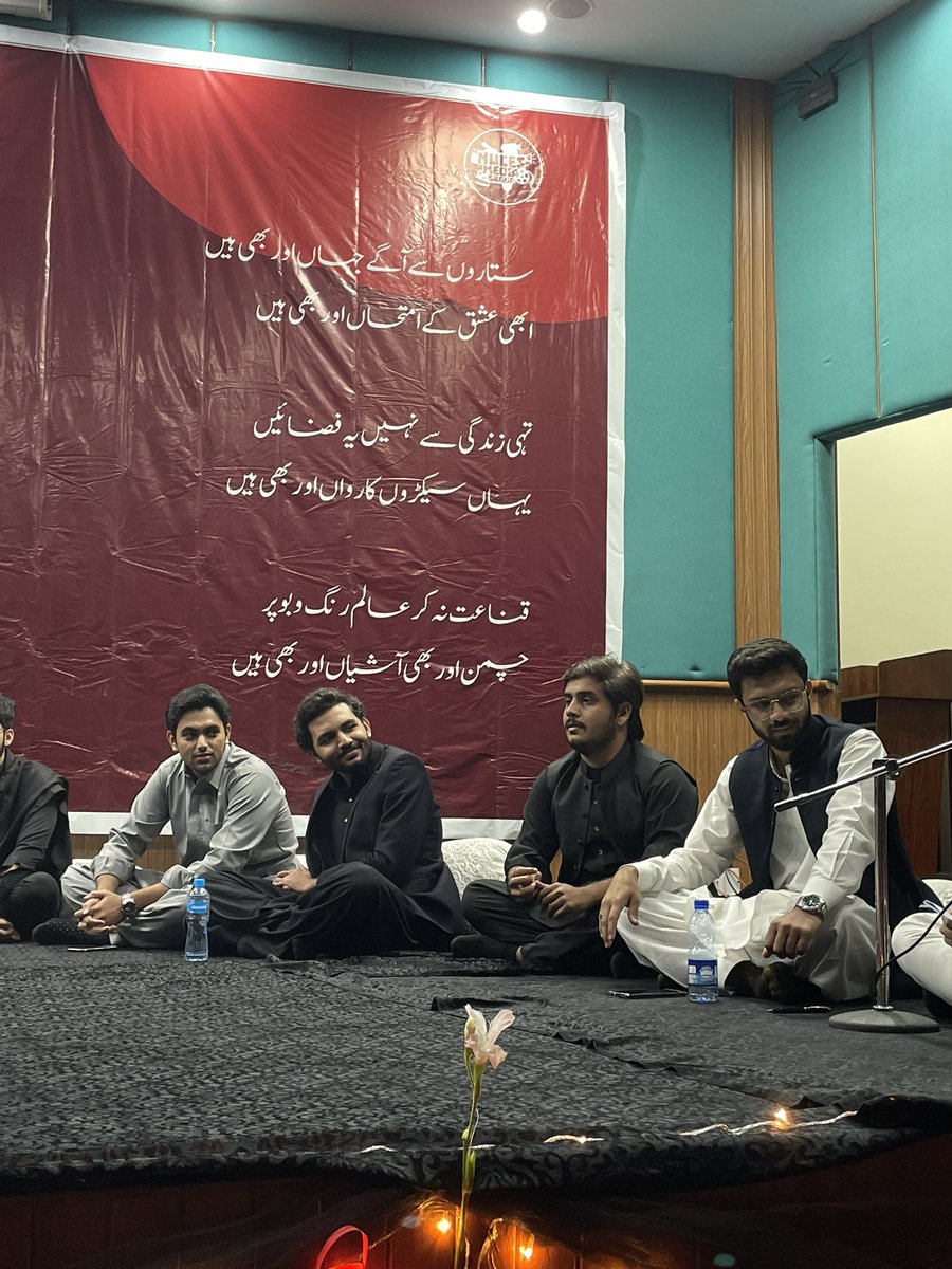 only a mushaira can fix me now. 
dil khush krdiya