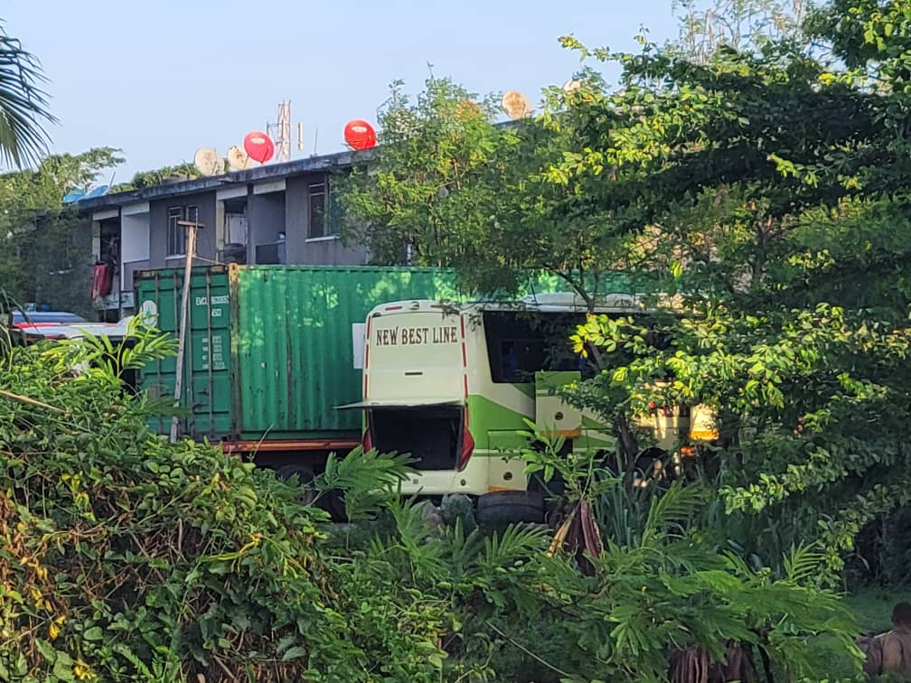 BusesDaily's tweet image. Another One...
#AzamTv