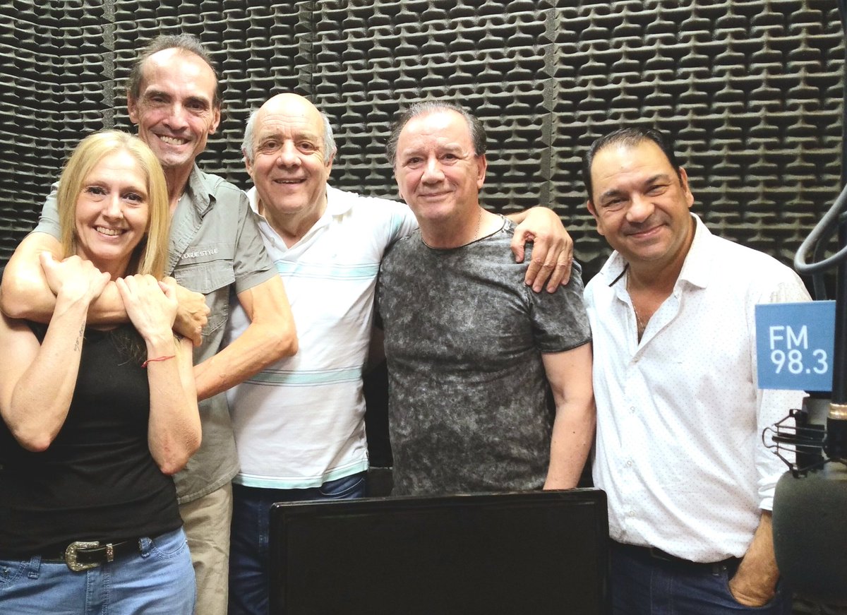 LosNotableLaRed's tweet photo. Gracias @LuisBeldi  por venir a Los Notables a presentar el libro: "La República Bonaerense".
Agradecemos tu excelencia en la investigación periodística y la generosidad de compartirla.

👉La nota completa escuchala en Spotify: "Programa Los Notables"
#Entrevistas #RadioLaRed https://t.co/wLECdN43Ia