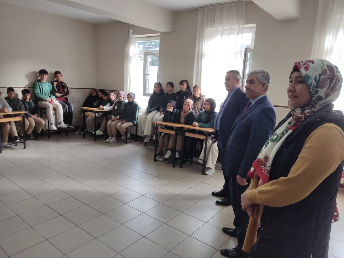 konyamem's tweet photo. #TürkiyeCumhuriyetininYüzüncüYılı #TürkiyeYüzyılı #CumhuriyetinYüzyılı #EğitiminYüzyılı #TürkiyeninEnBüyükAilesi #BizimOkulumuz #BaşarmayaHazırım #Konyamem https://t.co/ukipwwTk8B
