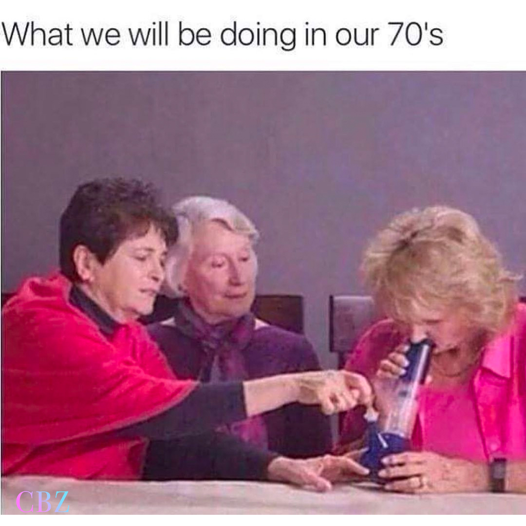 Corn3rBoyz's tweet photo. 👀👵👵👵 https://t.co/nrpPdv60ED