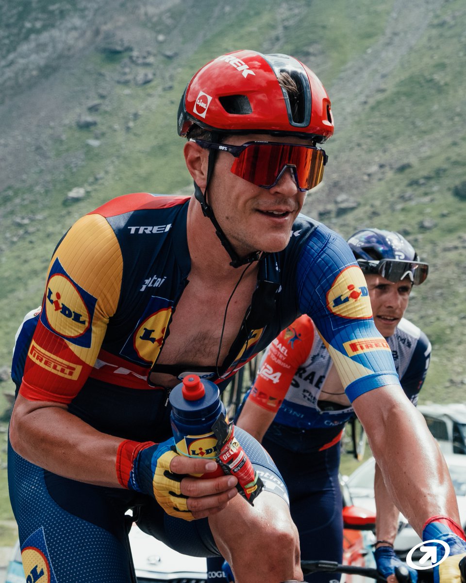 EnervitSpain's tweet photo. ¡Año tras año, nuestros ciclistas de @LidlTrek🚴han superado desafíos que parecen imposibles! Y como confían en sus capacidades, confían en nuestros productos de #Enervit para antes, durante y después de cada carrera. 🏁🚴

Disponibles ya en @amazon 🔥 https://t.co/fMgsjZ8WyI