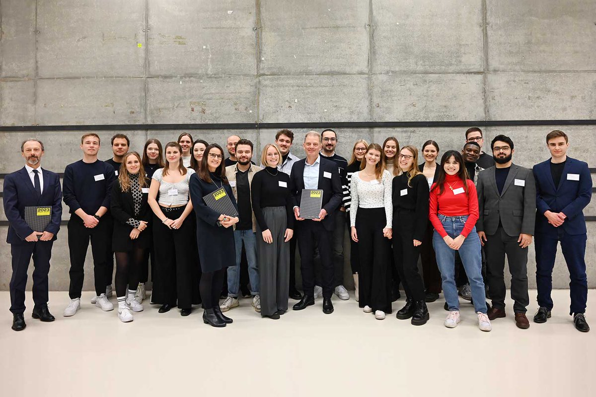„Ich bin froh, dass es den Planenden gelungen ist, so lustvolle Ergebnisse zu produzieren“ – Senatorin Karen Pein bei der gestrigen fünften Verleihung des EDEKA-Awards an Studierende der <a href="/HCUHamburg/">HafenCity Universität Hamburg (HCU)</a> für ihre Entwürfe zur „Neugestaltung städtischer Transformationsräume“.