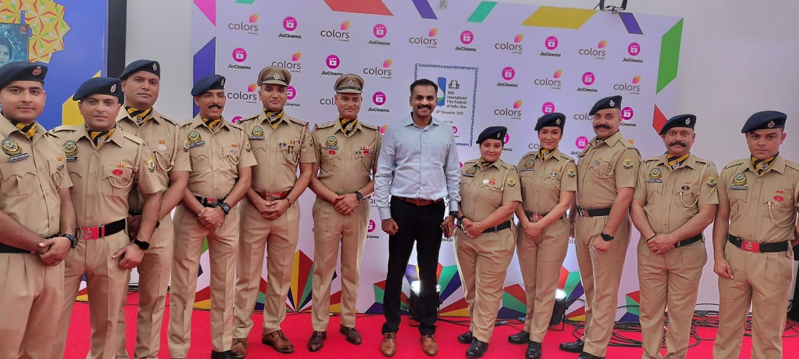 nidhinvalsanips's tweet photo. Musical moments with the Himachal Pradesh Police Orchestra at @IFFI2023, celebrating unity in service! 🎶👮‍♂️ #PoliceUnity #HarmonyInService
#IFFI54 https://t.co/rrGggfq2MF