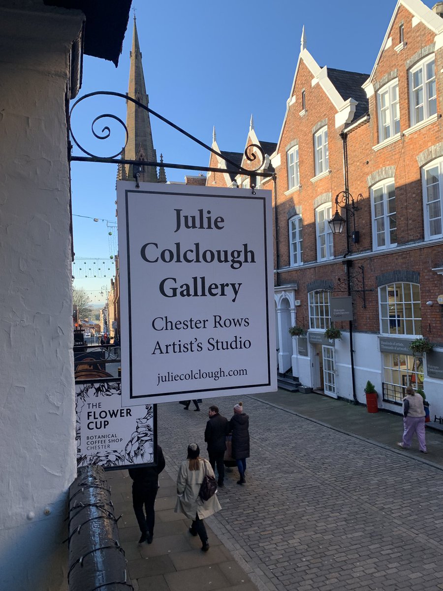 colcloughart's tweet photo. It’s cold and frosty but our street still looks gorgeous. Great to meet Christmas shoppers from near and far exploring the many independent shops on @therowschester today. And so lucky to be spoilt for choice for places to have lunch or a winter warmer ❄️ #ChesterRows #Chester https://t.co/KTdxp1E0Jl