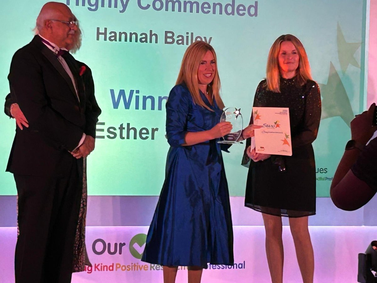 Esther Sabel tweet media